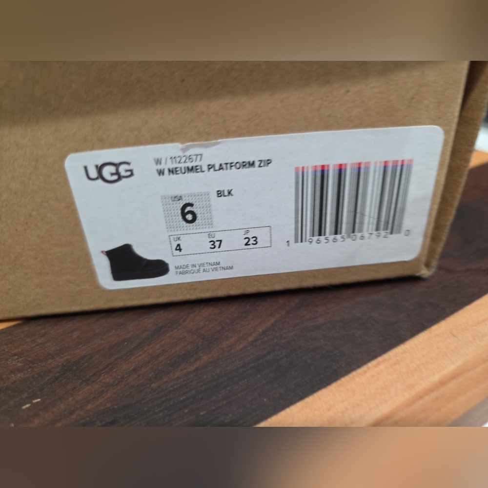 BOX For UGG Black Neumel Platform Zip Boots BOX ONLY Sz 6 US